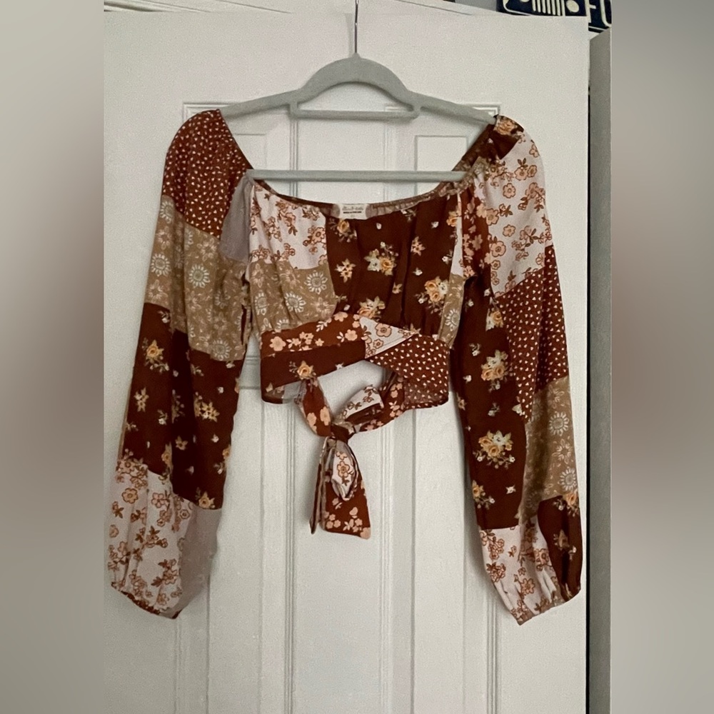 Altar’d State Crossover tie cropped top
